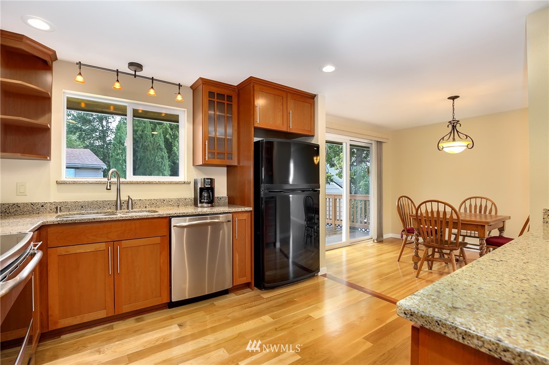 5532 South Langston Road Seattle, WA 98178 - Photo 8 of 25 Gallery Image 8