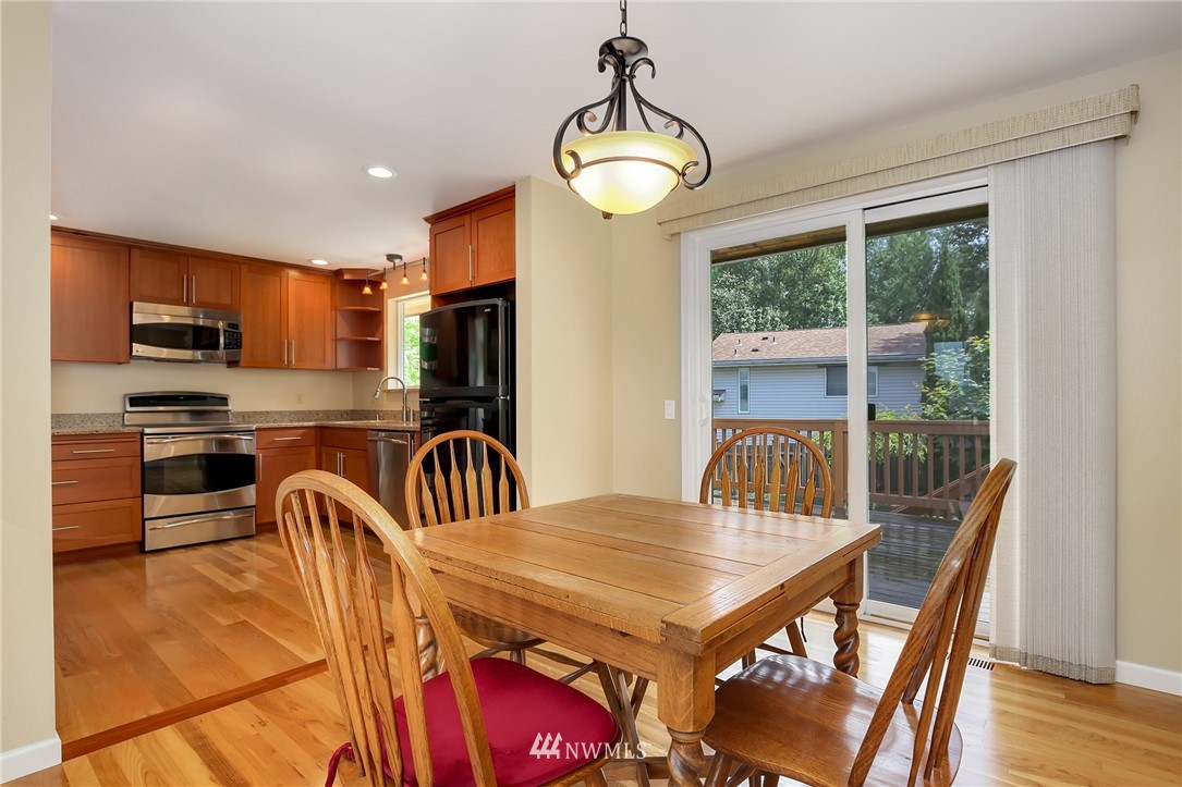 5532 South Langston Road Seattle, WA 98178 - Photo 9 of 25 Gallery Image 9