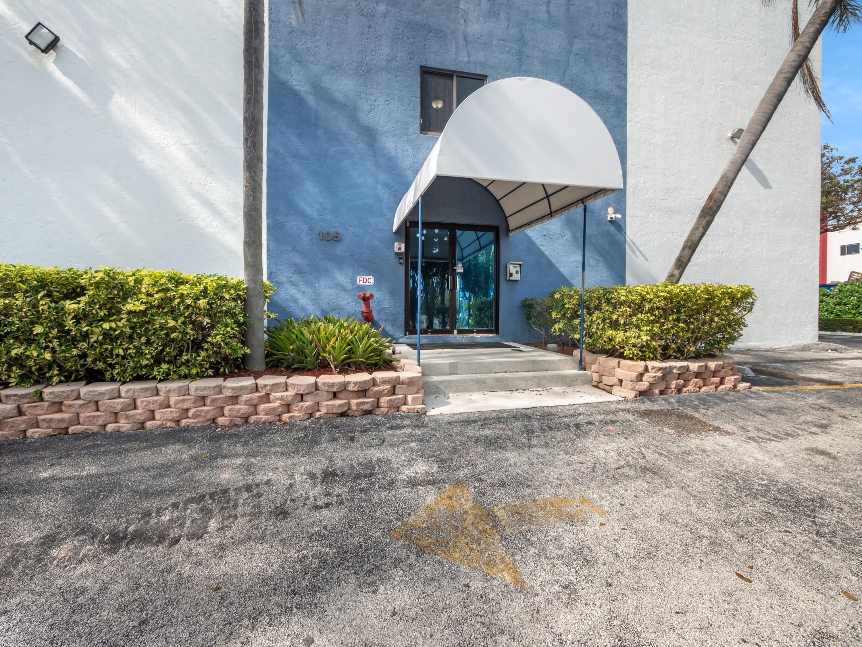 105 South Riverside Drive, Unit 402 Pompano Beach, FL 33062 - Photo 5 of 43 002-4