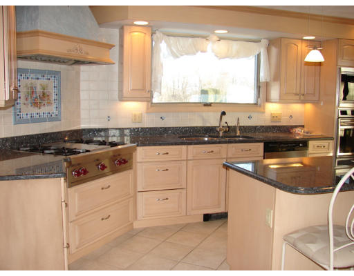 155 Kendall Road Tewksbury, MA 01876 - Photo 4 of 24 Gallery Image 4