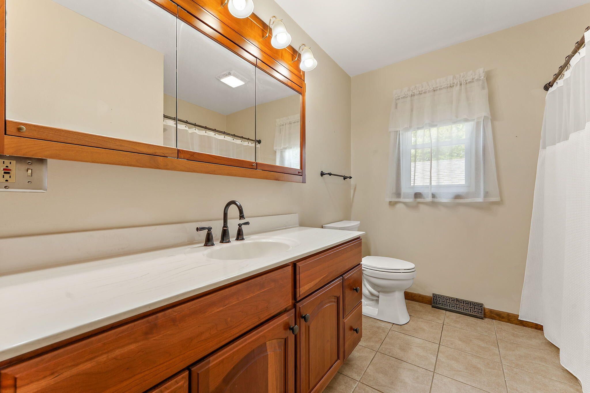 404 Hemlock Lane Crown Point, IN 46307 - Photo 14 of 22 2048x1365