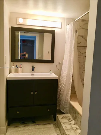 $5,000 | 2555 Collins Avenue, Unit 1711, Miami Beach, FL 33140
