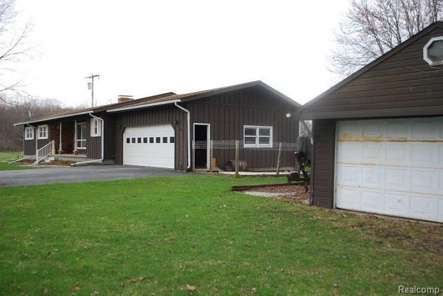 6375 Shea Road Marine City, MI 48039 - Photo 2 of 23