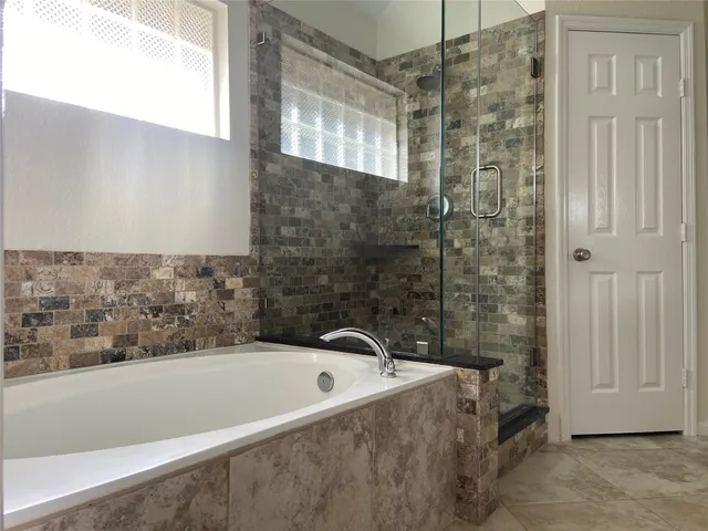 $2,600 | 130 South Veranda Ridge Drive, The Woodlands, TX 77382