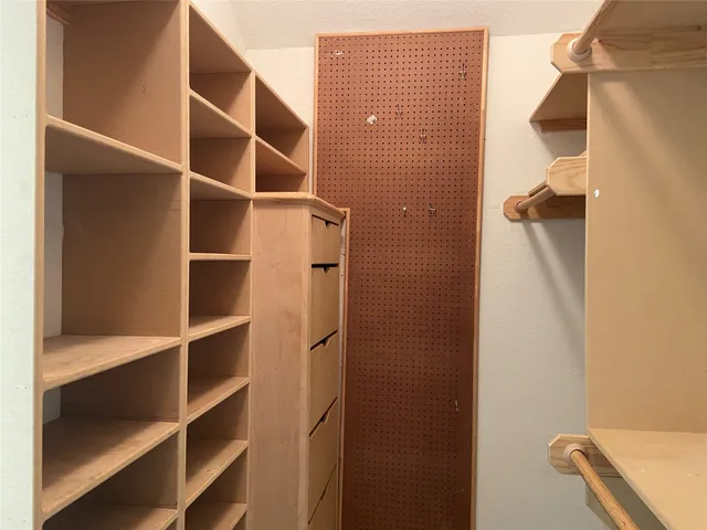 $2,600 | 130 South Veranda Ridge Drive, The Woodlands, TX 77382