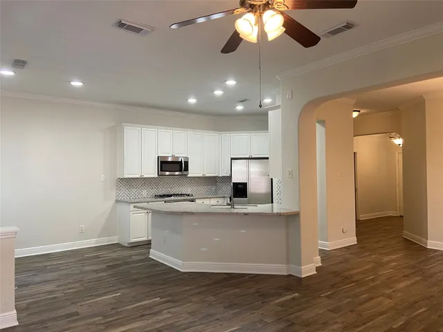 $2,600 | 130 South Veranda Ridge Drive, The Woodlands, TX 77382