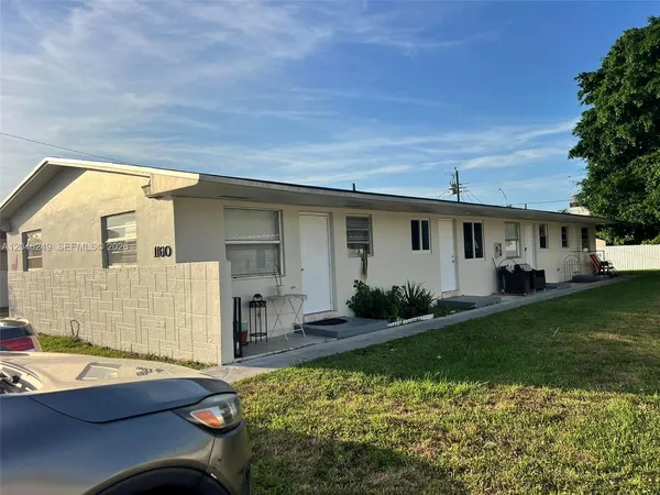 $1,700 | Trojan Park, Hialeah, FL 33010