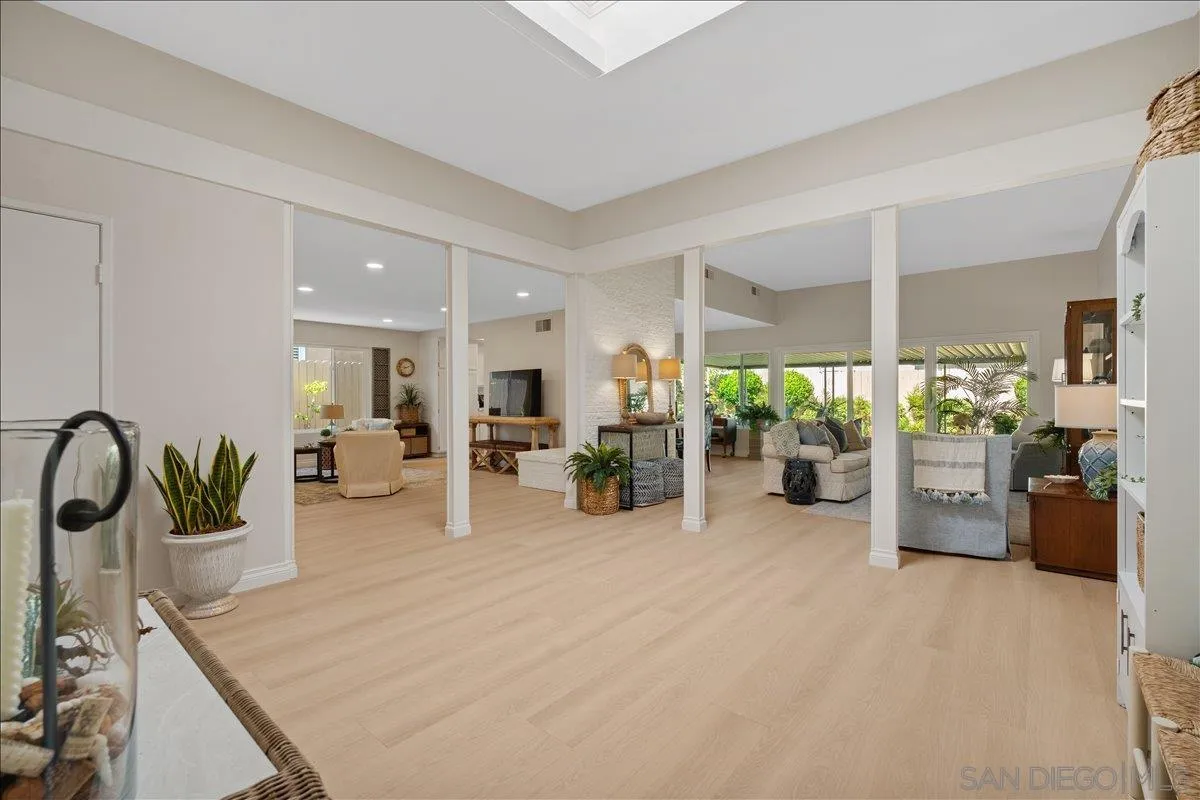 14168 Kendra Way Poway, CA 92064 - Photo 4 of 29