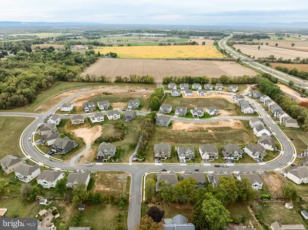 $686,782 | 122 Silver Circle, Unit DEVONSHIRE, Mechanicsburg, PA 17050
