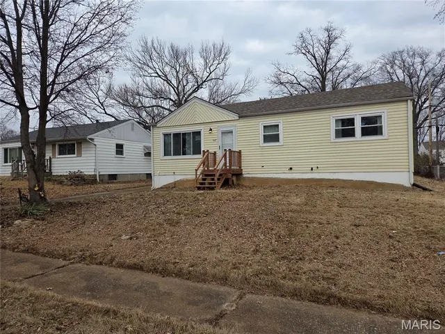 $117,500 | 945 Edgehill Drive, Ferguson, MO 63135