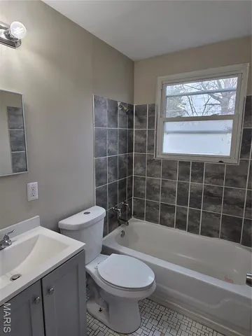 $117,500 | 945 Edgehill Drive, Ferguson, MO 63135