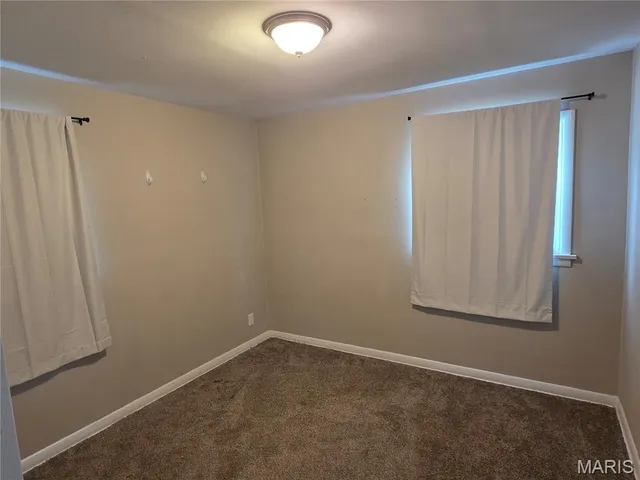 $117,500 | 945 Edgehill Drive, Ferguson, MO 63135