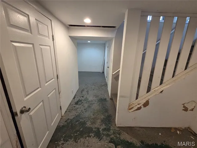 $114,900 | 945 Edgehill Drive, Ferguson, MO 63135