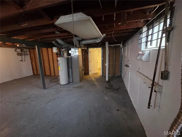 $117,500 | 945 Edgehill Drive, Ferguson, MO 63135