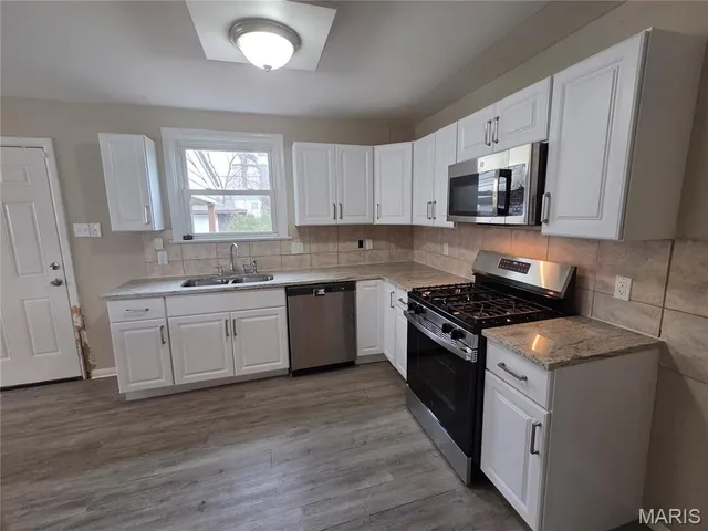 $117,500 | 945 Edgehill Drive, Ferguson, MO 63135