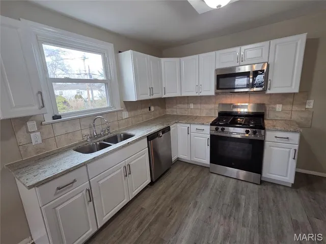 $117,500 | 945 Edgehill Drive, Ferguson, MO 63135