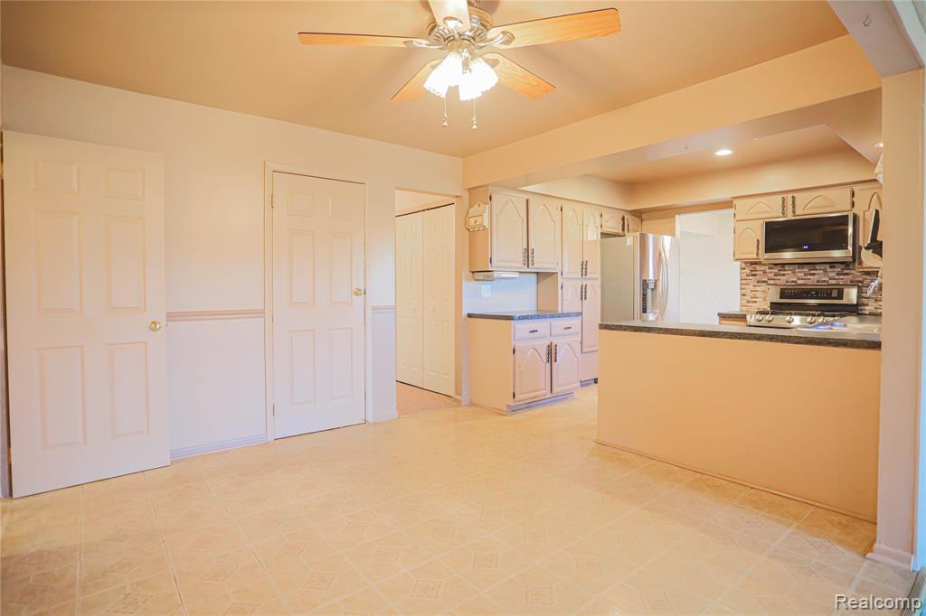 12103 Diegel Road Warren, MI 48093 - Photo 26 of 43 Gallery Image 26
