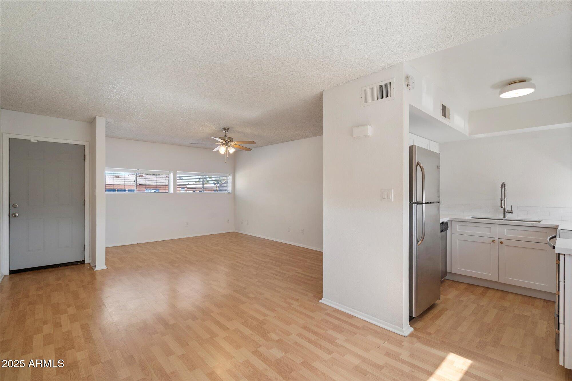2673 East Oakleaf Drive Tempe, AZ 85288 - Photo 9 of 20 09-105477913