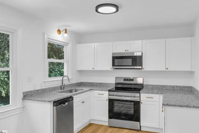 $520,000 | 211 Bradley Boulevard, Greenville, SC 29609