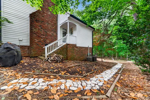 $780,000 | 200 Emerywood Drive, Raleigh, NC 27615