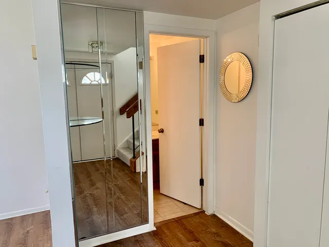 $3,150 | 610 Sturnbridge Lane, Schaumburg, IL 60173