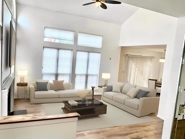 $3,150 | 610 Sturnbridge Lane, Schaumburg, IL 60173