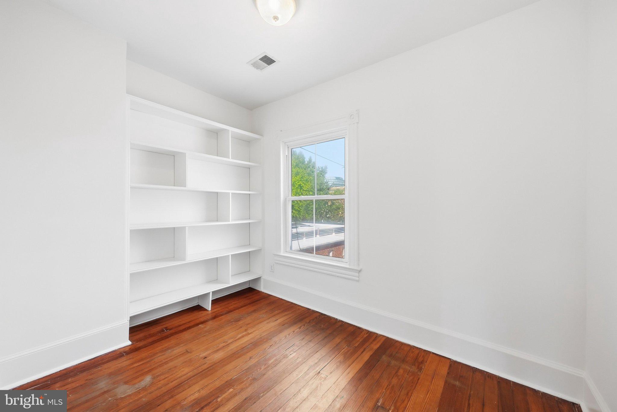 1813 Riggs Place Northwest Washington, DC 20009 - Photo 36 of 53 Gallery Image 36