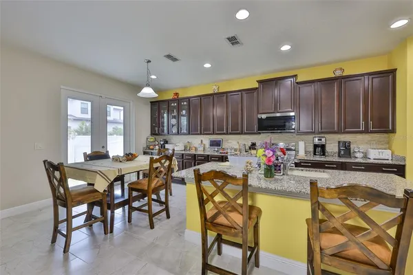 $699,999 | 7703 South West Shore Boulevard, Tampa, FL 33616