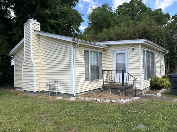 $1,300 | 810 C Trotwood Avenue, Unit C, Columbia, TN 38401