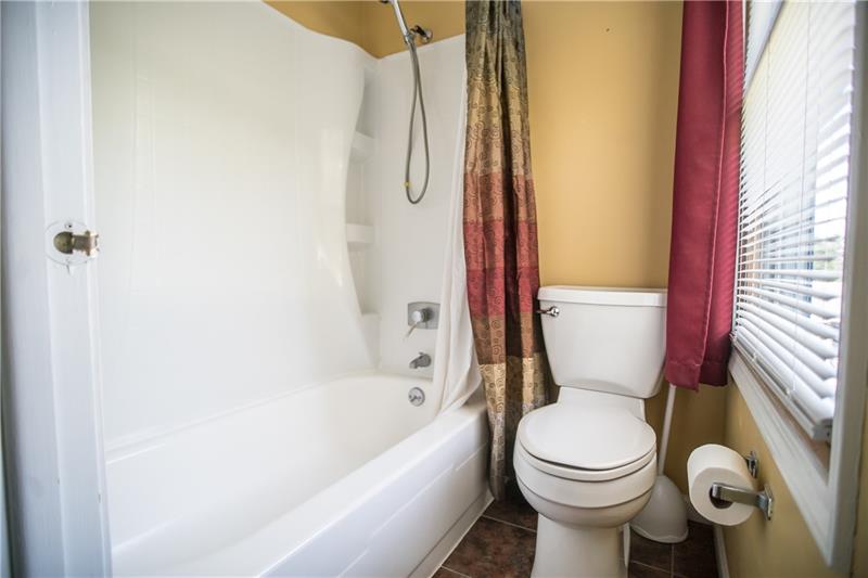 3221 Ridgeway Road Greensburg, PA 15601 - Photo 17 of 25 Gallery Image 17