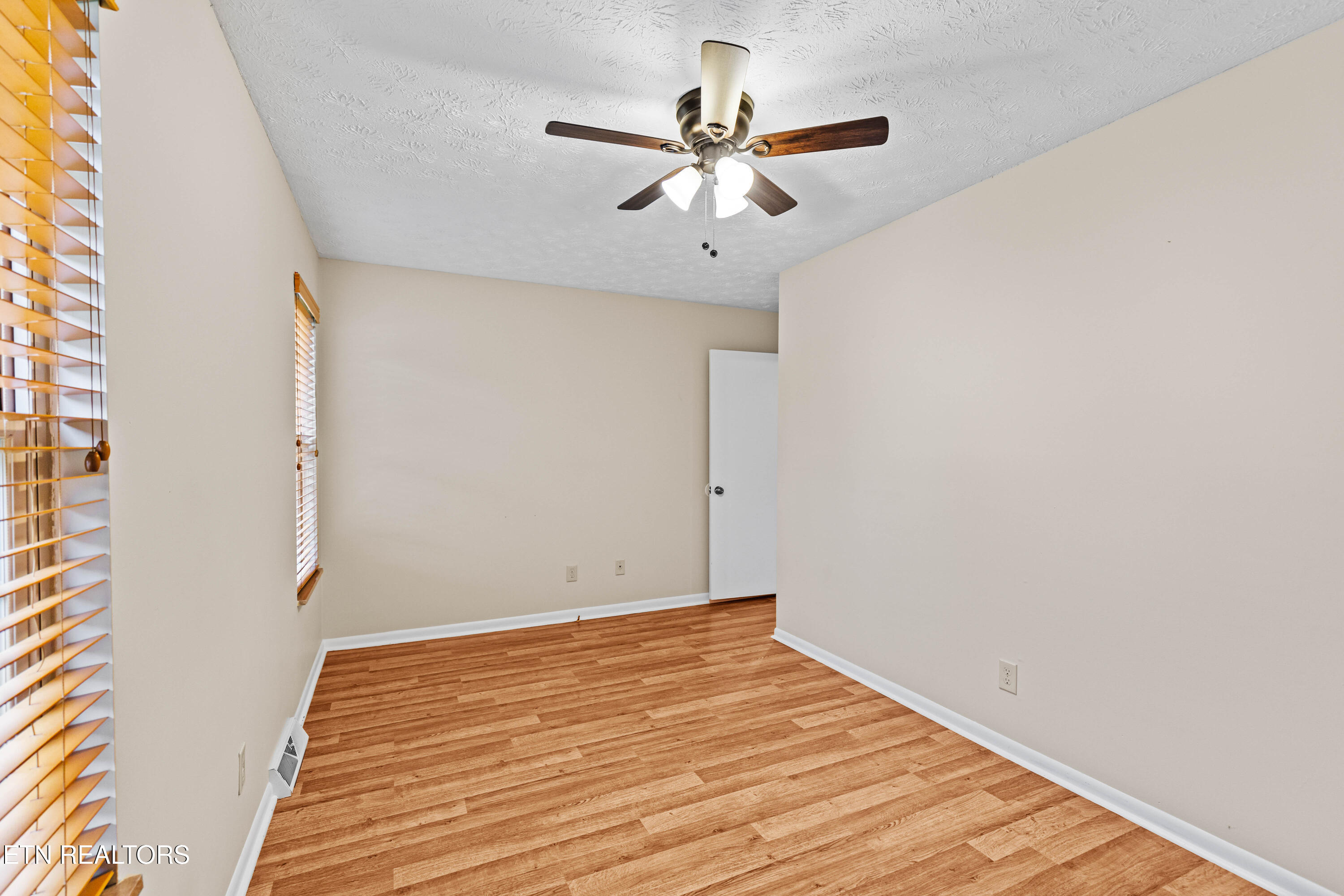 12105 West Kingsgate Road Knoxville, TN 37934 - Photo 11 of 22 IMG_8534