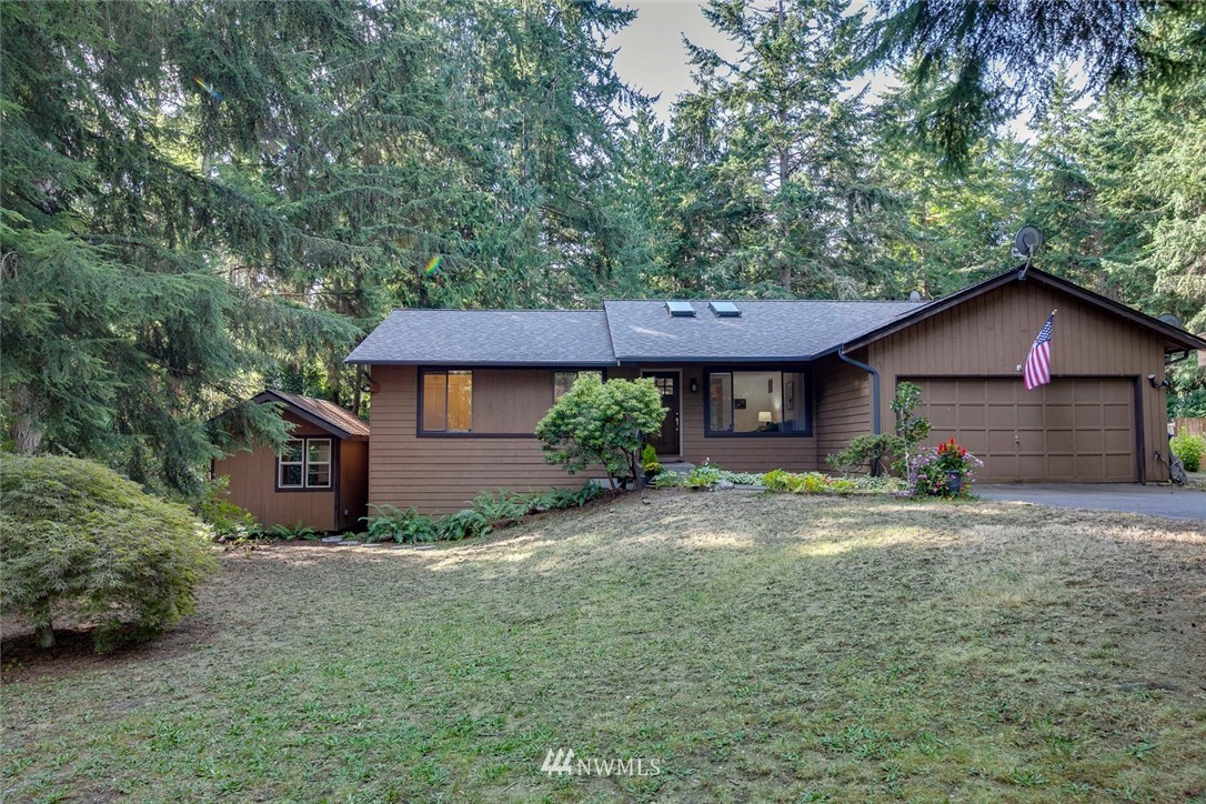 8195 Northeast View Ridge Lane Poulsbo, WA 98370 - Photo 2 of 25 Gallery Image 2