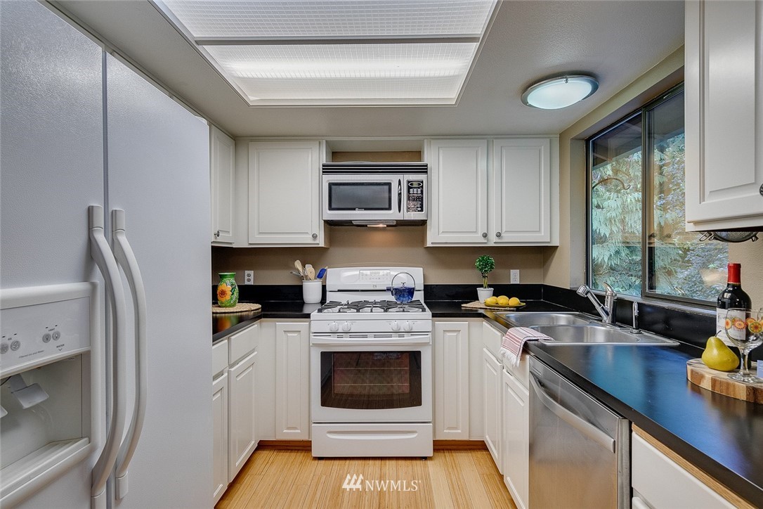 8195 Northeast View Ridge Lane Poulsbo, WA 98370 - Photo 10 of 25 Gallery Image 10
