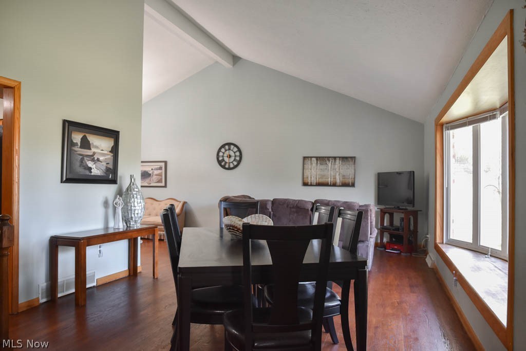 4715 Christman Road Akron, OH 44319 - Photo 3 of 24 Soaring ceilings in the living room with a bay window.