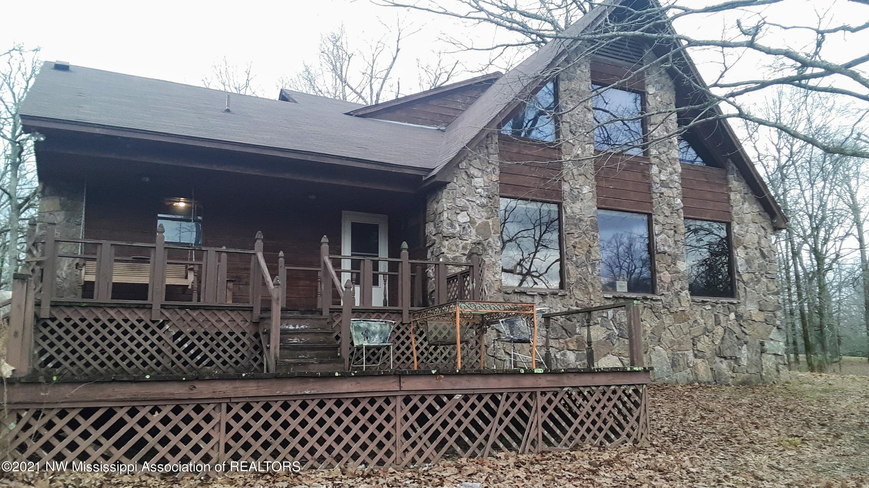 1065 South Red Banks Road Byhalia, MS 38611 - Photo 1 of 19 front view