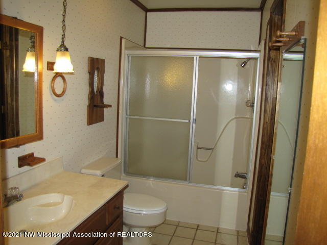1065 South Red Banks Road Byhalia, MS 38611 - Photo 13 of 19 Upstairs Bath
