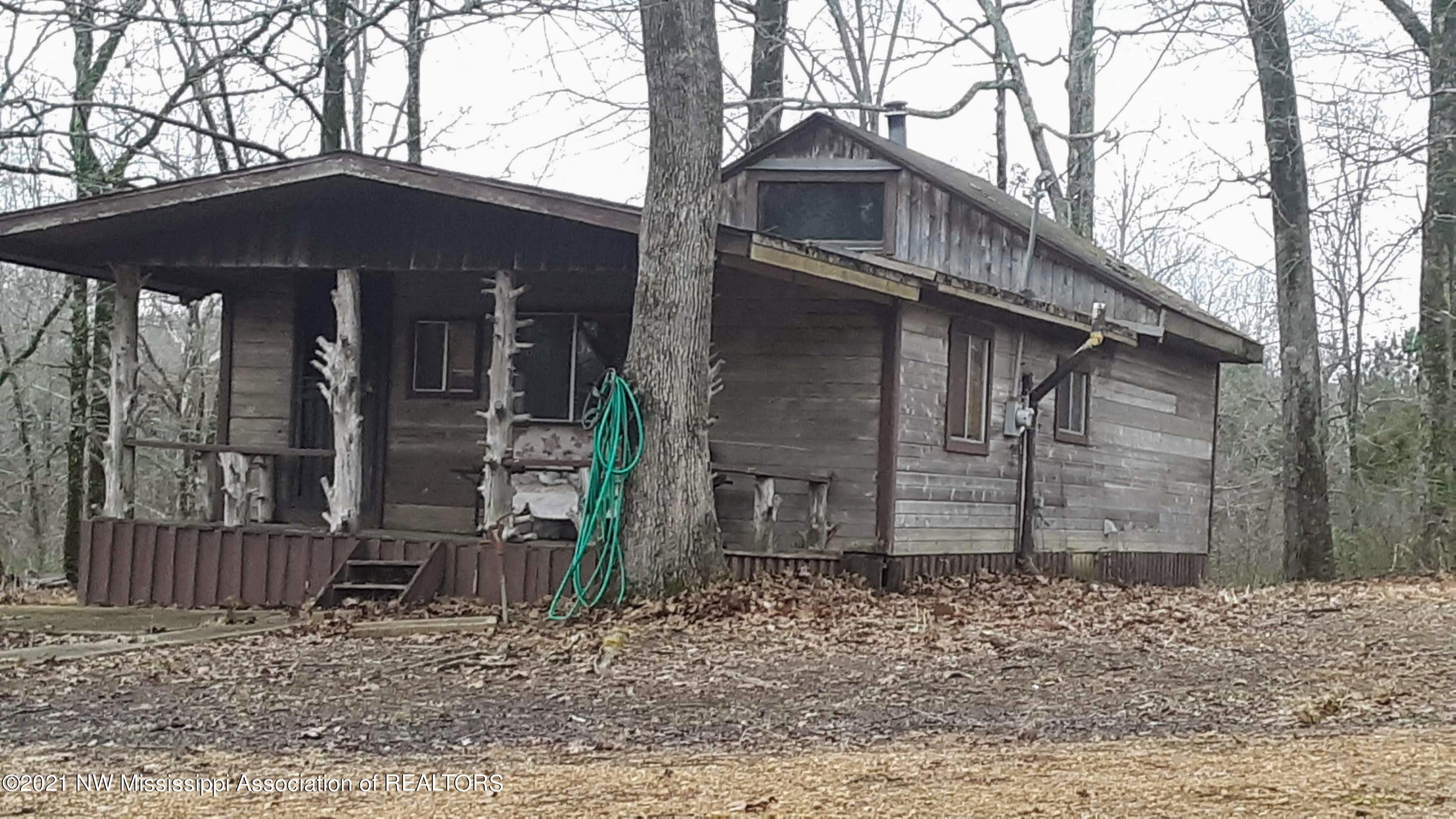 1065 South Red Banks Road Byhalia, MS 38611 - Photo 16 of 19 rental house