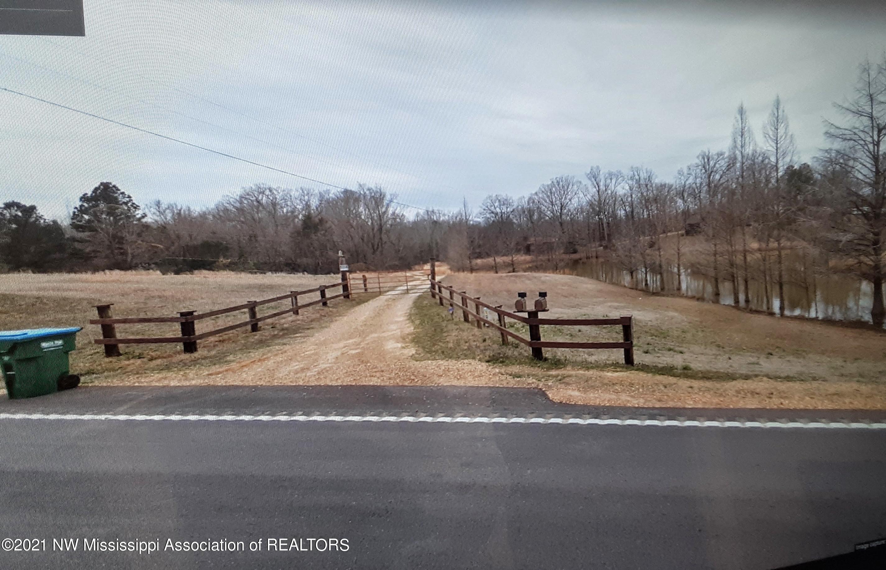 1065 South Red Banks Road Byhalia, MS 38611 - Photo 19 of 19 Gate from Road