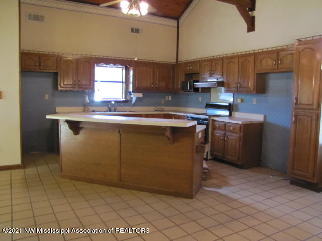 1065 South Red Banks Road Byhalia, MS 38611 - Photo 6 of 19 IMG_0827