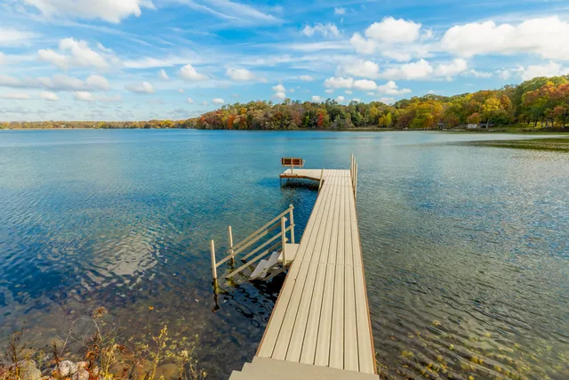 $2,500,000 | 34352 Valley Road, Delafield, WI 53066