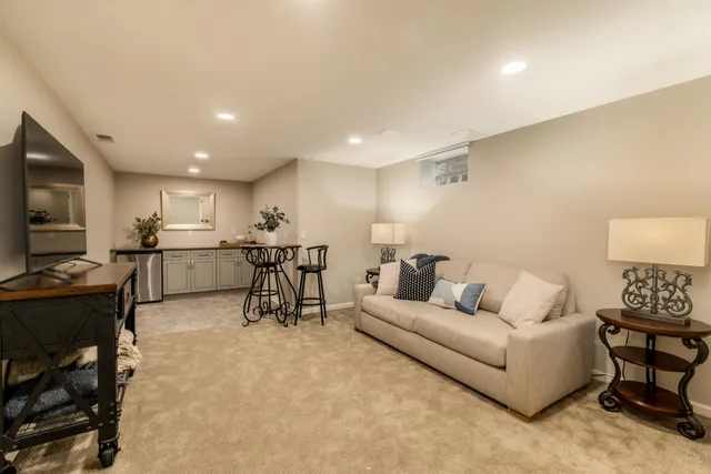 $2,500,000 | 34352 Valley Road, Delafield, WI 53066