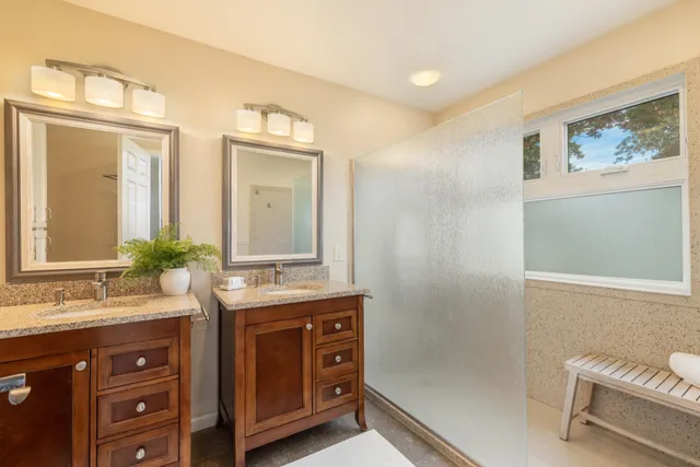 $2,500,000 | 34352 Valley Road, Delafield, WI 53066