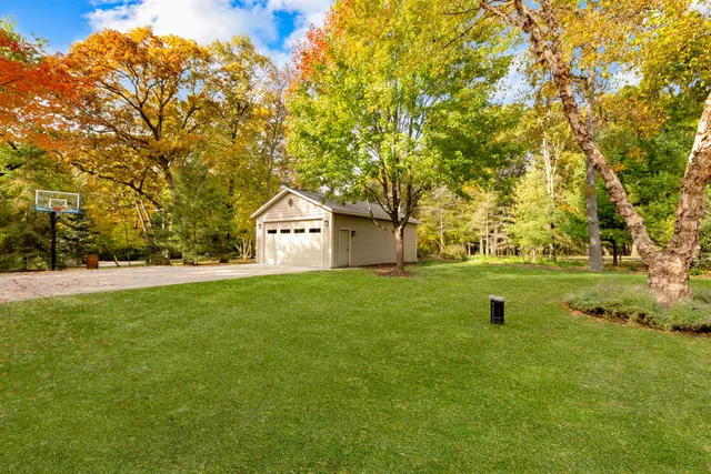 $2,500,000 | 34352 Valley Road, Delafield, WI 53066