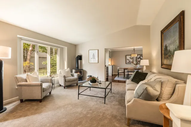 $2,500,000 | 34352 Valley Road, Delafield, WI 53066