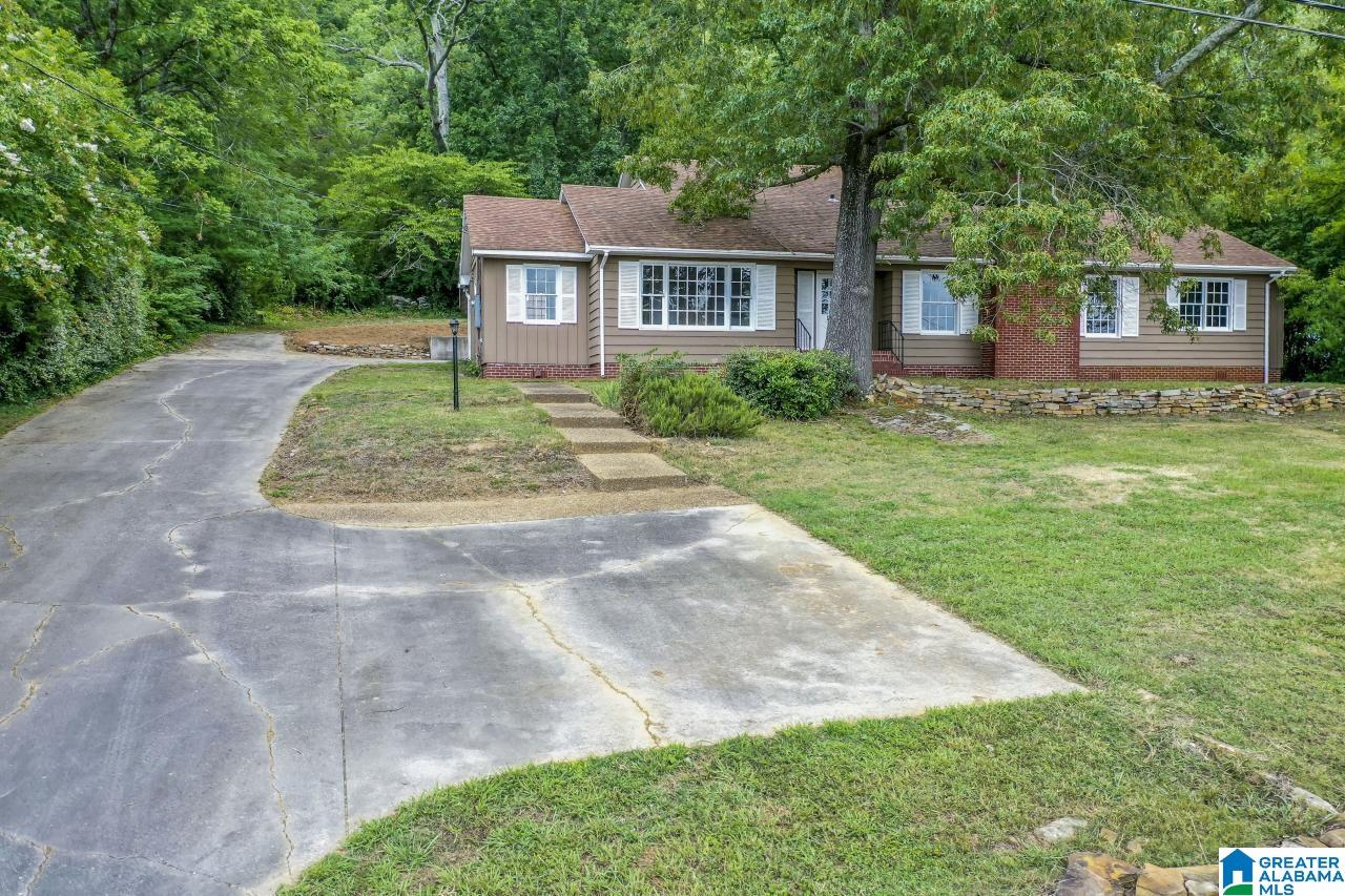 1202 Park Avenue Oneonta, AL 35121 - Photo 5 of 44