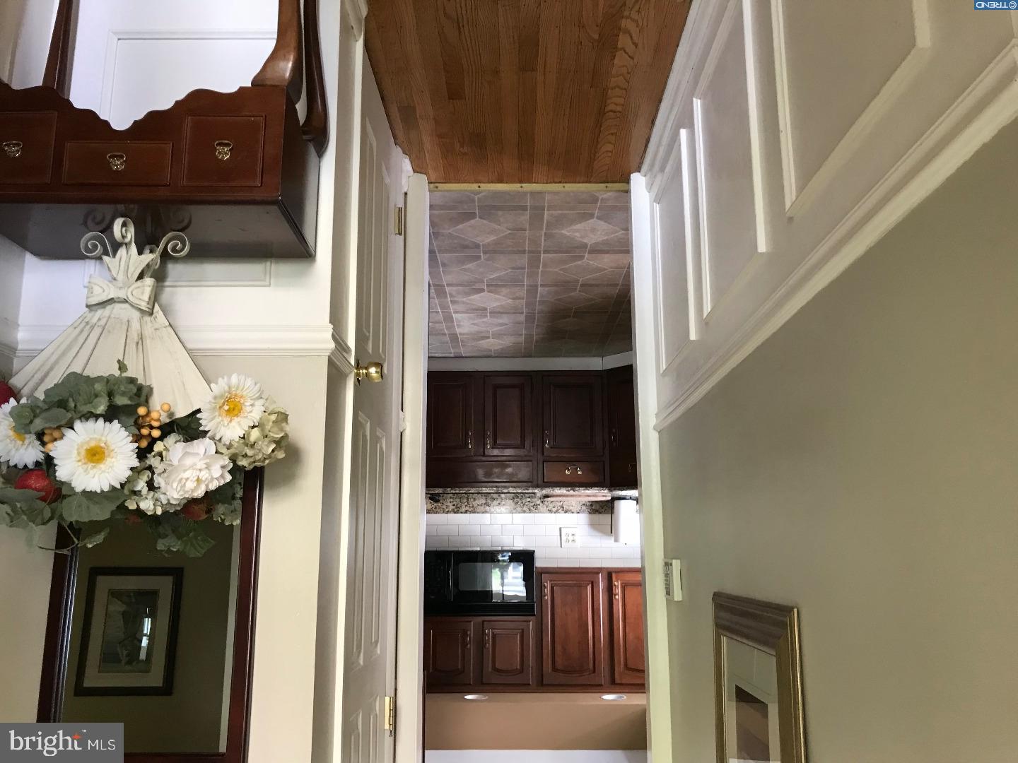 65 Forest Road Springfield, PA 19064 - Photo 2 of 22 Foyer