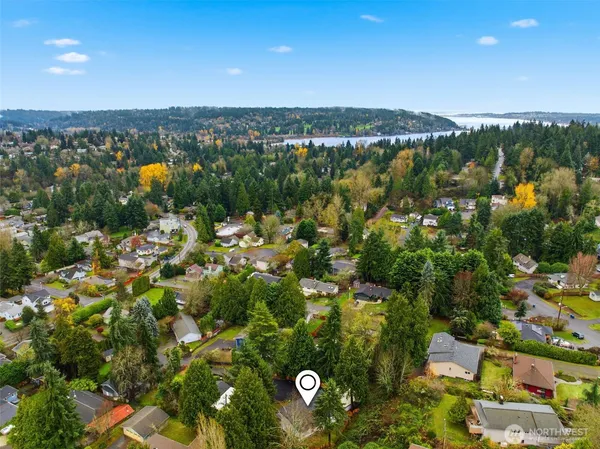 $1,225,000 | 19531 55th Avenue Northeast, Lake Forest Park, WA 98155