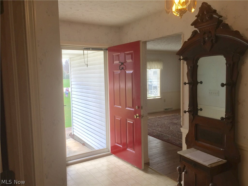 38764 Detroit Road Avon, OH 44011 - Photo 6 of 34
