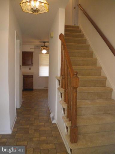 5349 Wendy Road Sykesville, MD 21784 - Photo 2 of 23 Entrance / Foyer