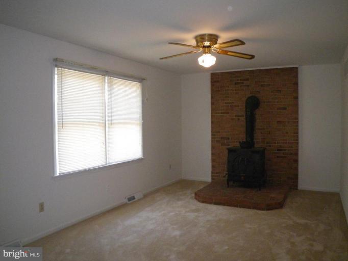 5349 Wendy Road Sykesville, MD 21784 - Photo 5 of 23 Family Room